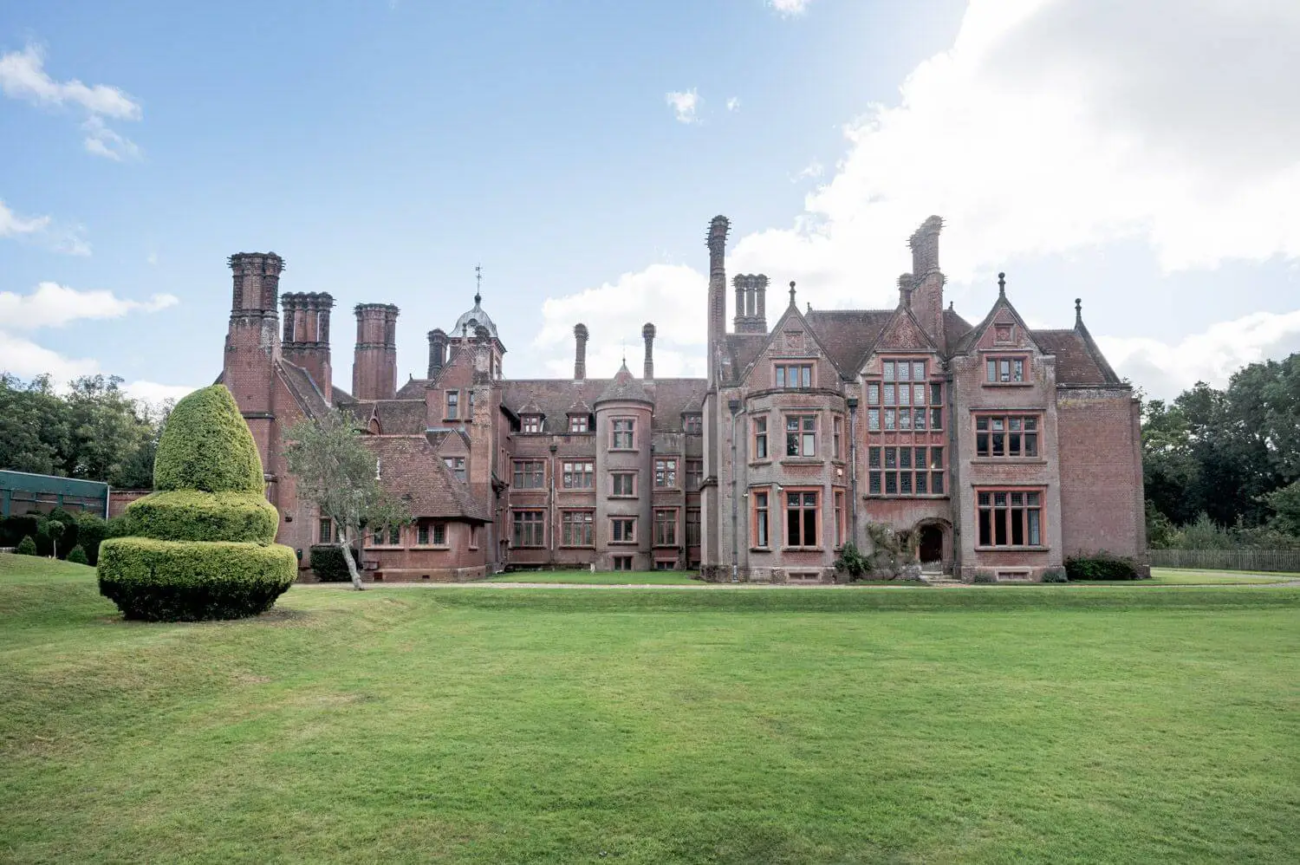 Akeley Wood School Building