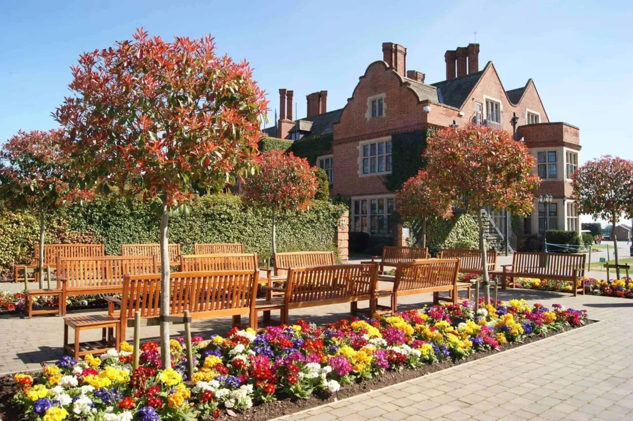 Queen-Ethelburgas-College