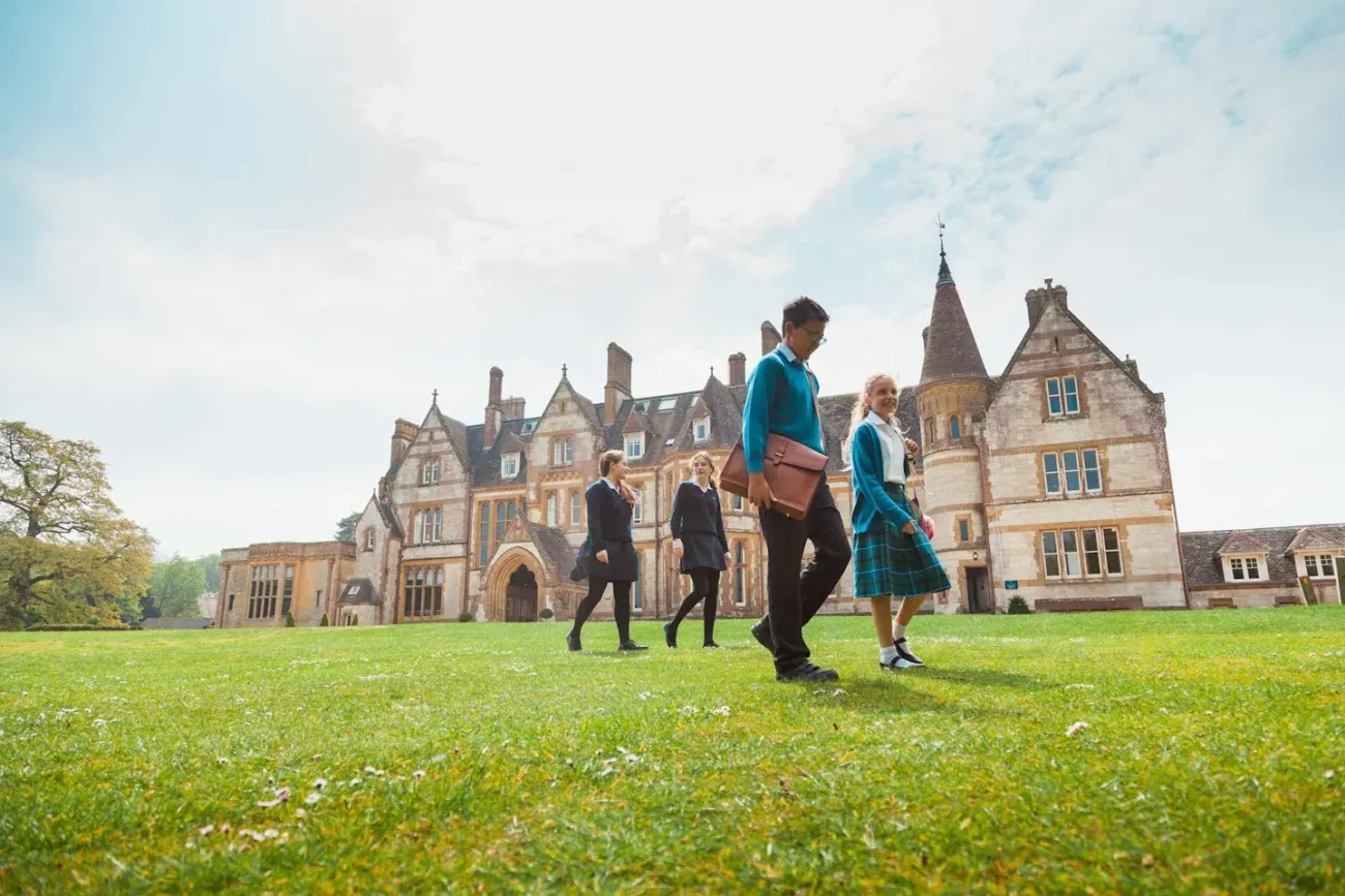 Clayesmore School pupils walking across grounds